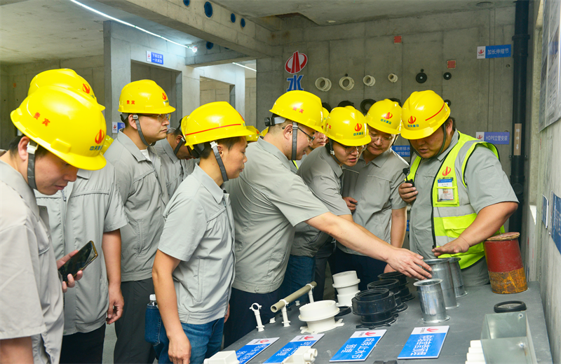 为进一步推进优质客户高效履约，提升交付品质、达成客户满意，2025年6月25日，EBpay建设集团在上海组织召开2025年越秀地产、华润置业客户履约推进会。